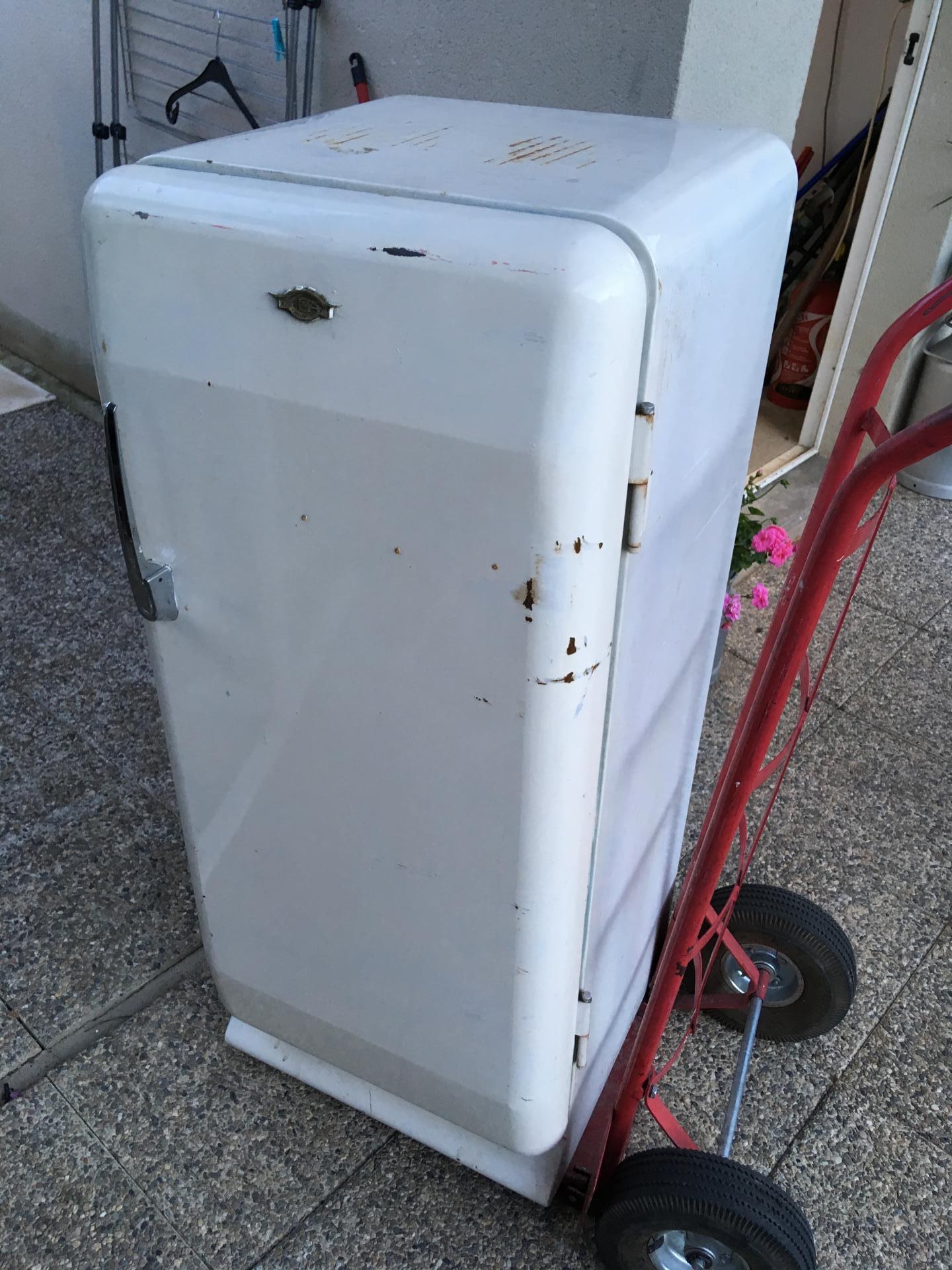 ancien « frigo »année 50